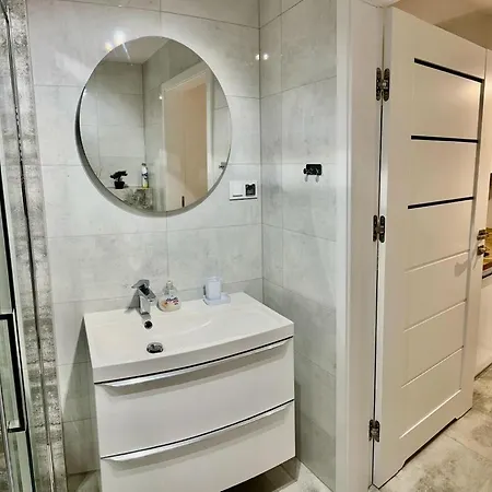 Szafran Apartamentyzakopianskie Basen Sauna Jacuzzi Apartment *